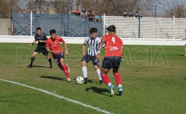 Linqueño cayó ante Independiente de Chivilcoy • Diario Democracia